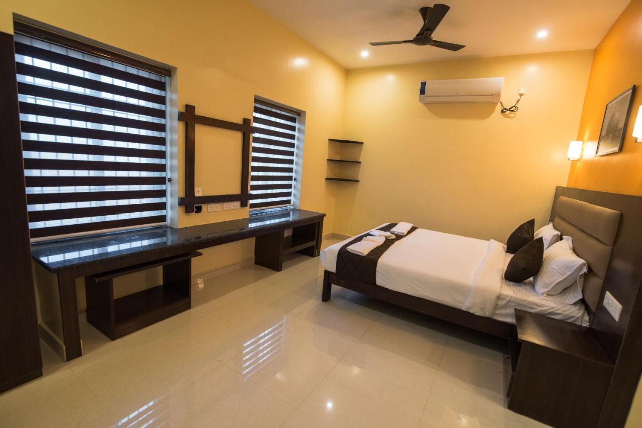 Saffron Vilva Hotel Puducherry Eksteriør billede