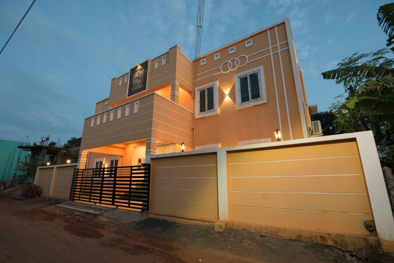Saffron Vilva Hotel Puducherry Eksteriør billede