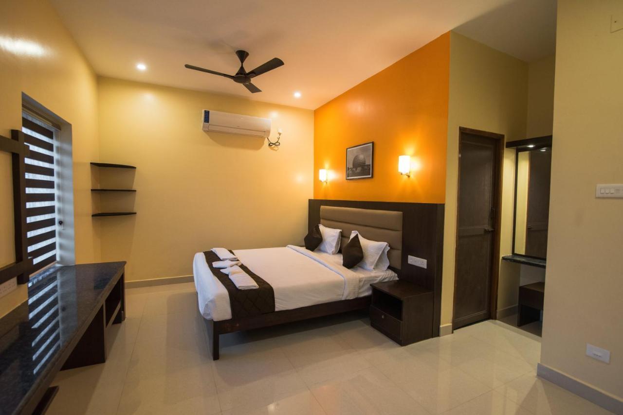 Saffron Vilva Hotel Puducherry Eksteriør billede